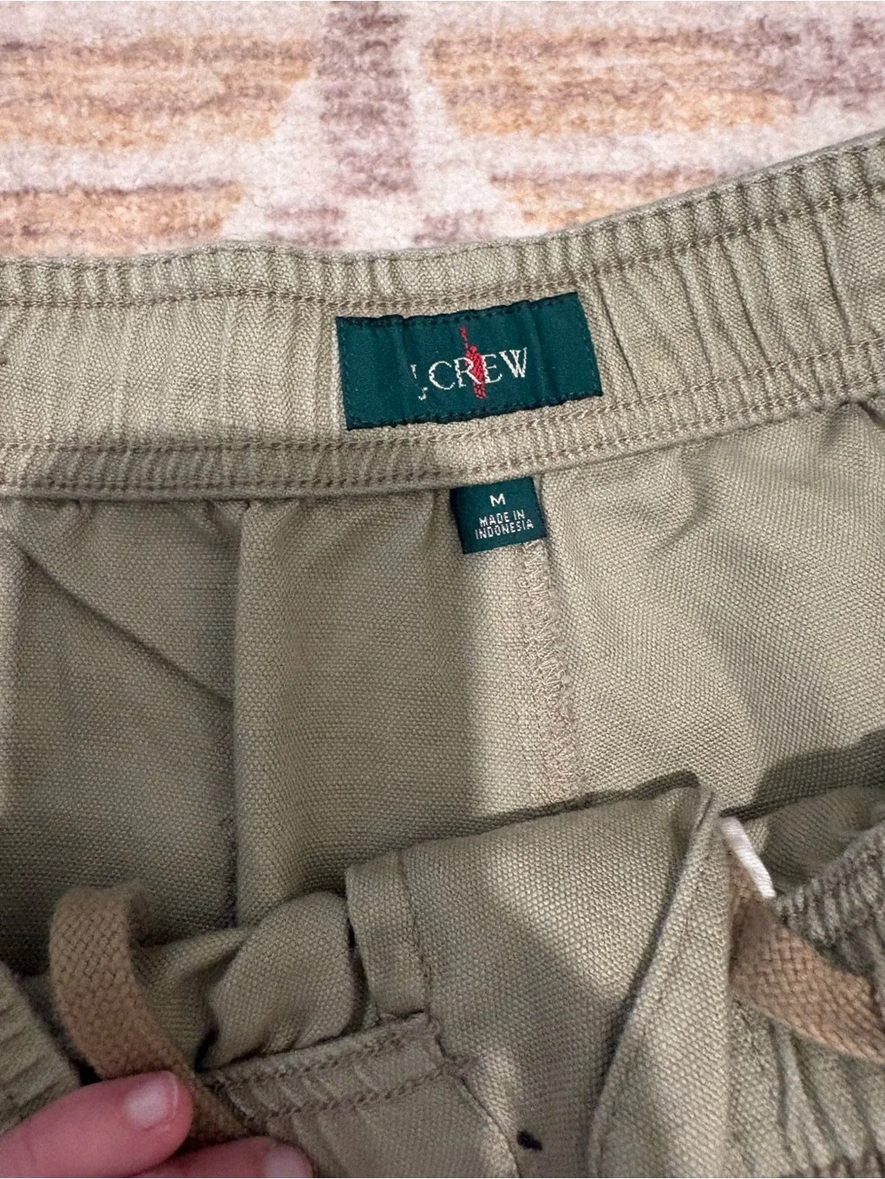 Men's Casual Elastic-Waist Shorts in Tan